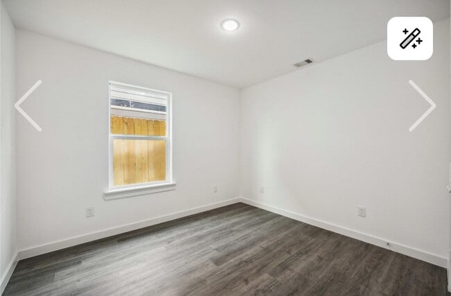 Building Photo - 2312 Wavell St