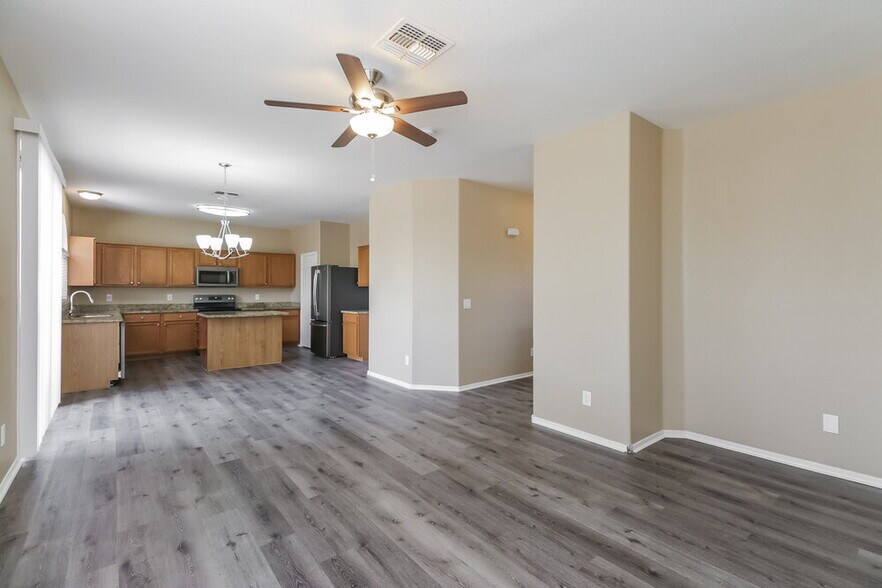Building Photo - 40549 N Brumana St