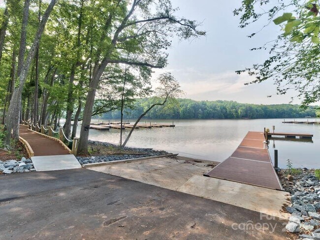 Building Photo - 6147 Snowy Egret Ave