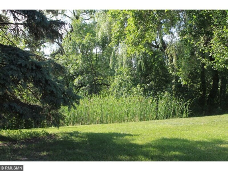 Building Photo - 858 Woodgate Dr