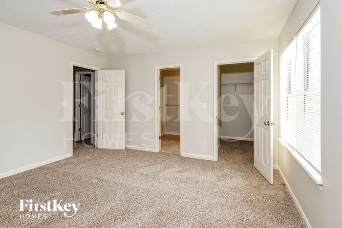 Building Photo - 2430 Century Ln
