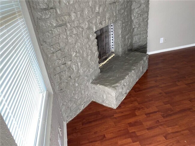 Building Photo - 10212 Brownie Dr