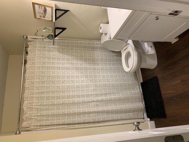 Building Photo - 625 W Edgewood St