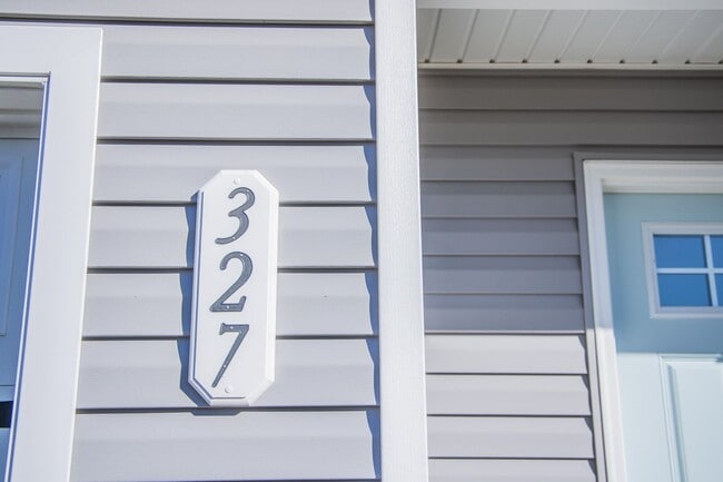 Building Photo - 4 Bedroom Home in Waynesboro