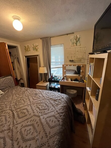 Building Photo - 144 Thorndike St