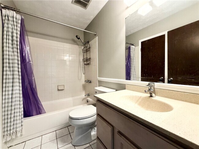 Building Photo - 422 Eastbrooke Ln