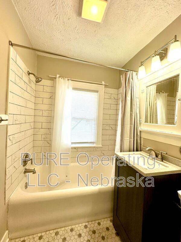 Building Photo - 217 N 49th St