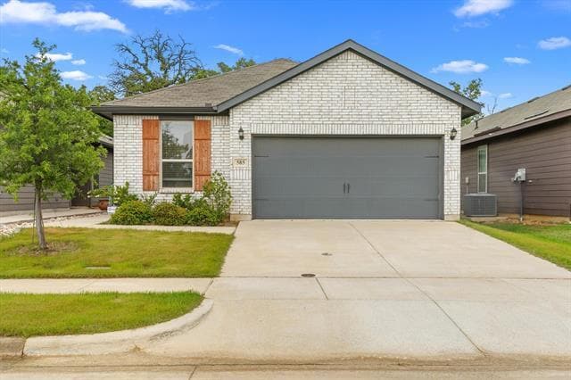 Building Photo - 585 Concho St