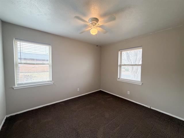 Building Photo - 304 Clary Dr