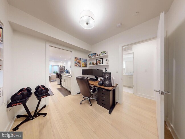 Building Photo - 2642 39th St NW