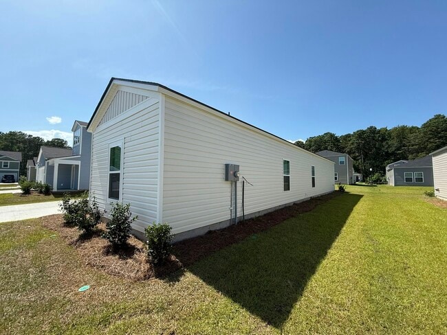 Building Photo - 1162 State Rd 1162