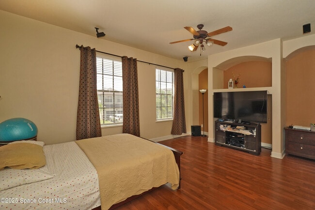 Building Photo - 1185 Talon Way