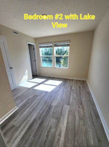 Building Photo - 545 Running Wds St