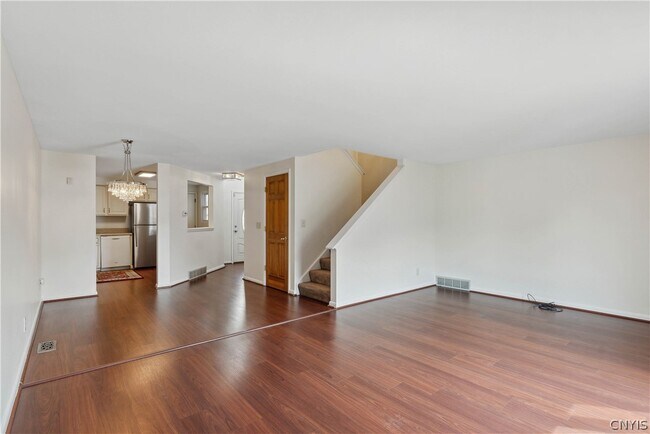Building Photo - 104 Lookout Cir