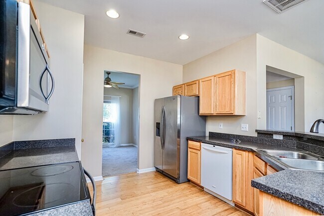 Building Photo - 545 Smoothstone Dr