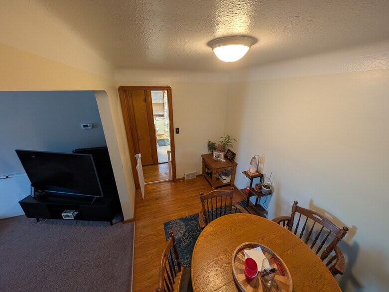 Building Photo - 2403 Brookview Blvd