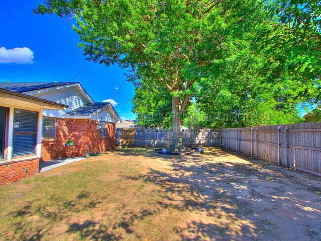 Building Photo - 4136 NW 61st Ter