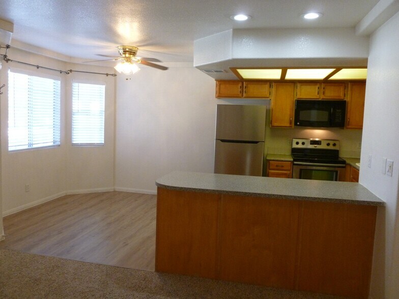 Building Photo - 8410 Eldora Ave