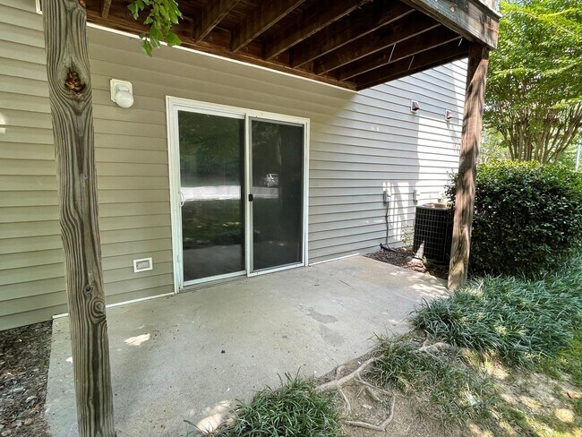 Building Photo - 303 Smith Level Rd