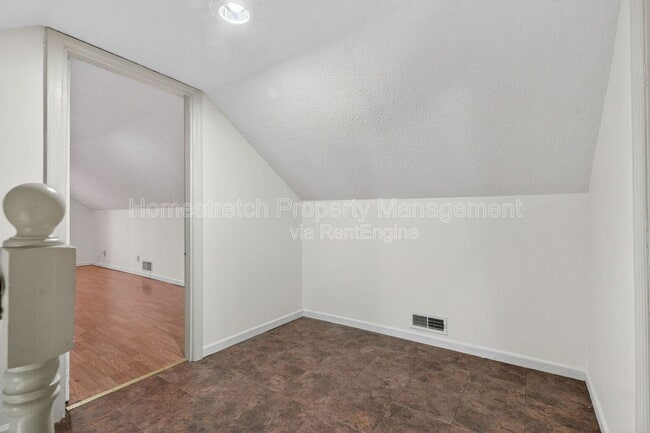 Building Photo - 3155 Hampton Ave