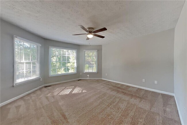 Building Photo - 1028 Pine Cove Dr SW
