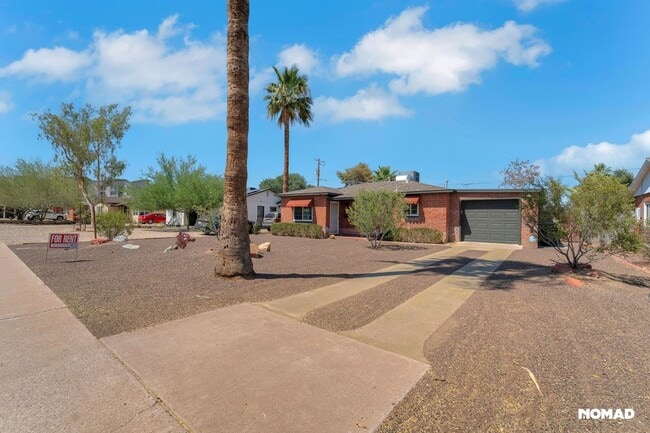 Building Photo - Charming 2BR House in Phoenix