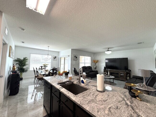Building Photo - 239 Willow Bend Dr