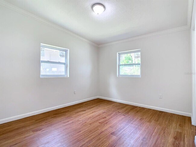 Building Photo - 2812 Dawley Ave