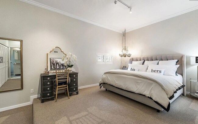 Master bedroom - 2578 California St