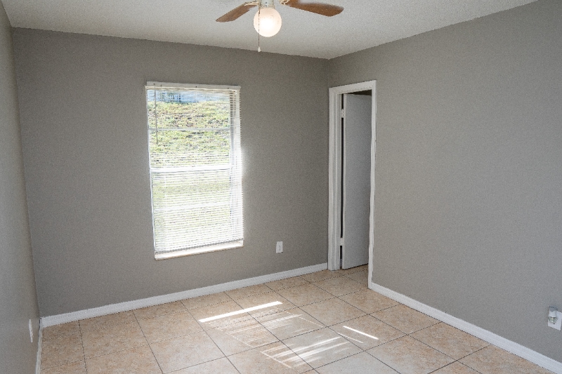 Building Photo - 434 W 17th St