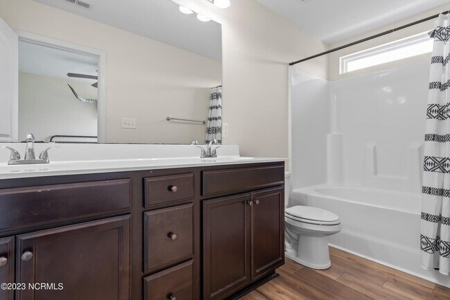 Building Photo - Modern Sneads Ferry Townhome with Private Fenced Yard