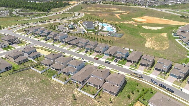 Building Photo - 2019 Sunshine Peak Dr