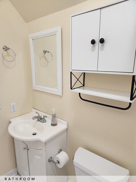 Bathroom - 60 Gatheringgreen W