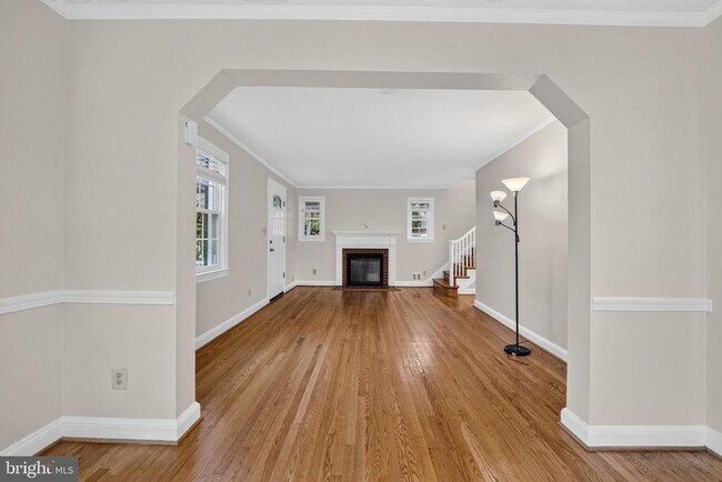 Building Photo - 406 Gilmoure Dr