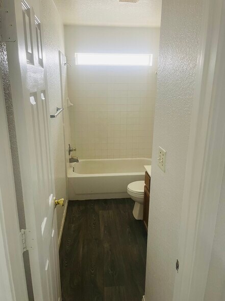 Building Photo - 2804 Cantabrian Dr