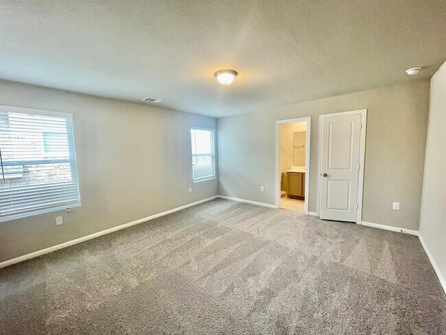 Building Photo - 6708 Covina Ln
