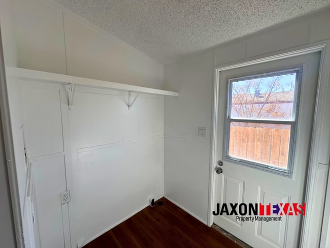 Building Photo - 850 Talbot Ave