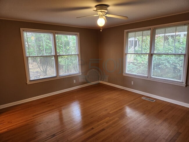 Building Photo - Forest Park School District!