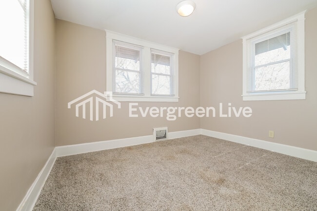 Building Photo - 1420 S 33 St