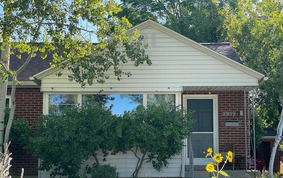 Building Photo - 2879 S Filmore St