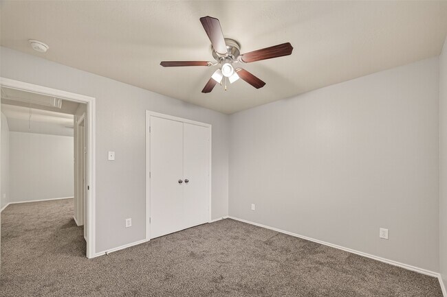 Building Photo - 10902 Clear Villa Ln