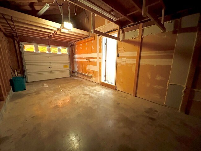 Building Photo - 2 Bedroom 1 Bathroom in Mount Joy!
