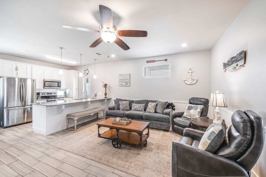 Primary Photo - 1701 S Station St