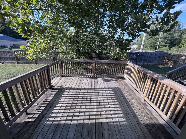 Building Photo - 40 Marie Ln