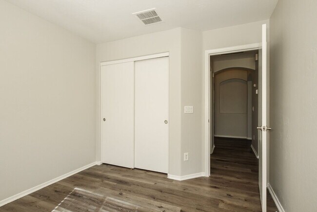 Building Photo - 3565 S 257th Ln