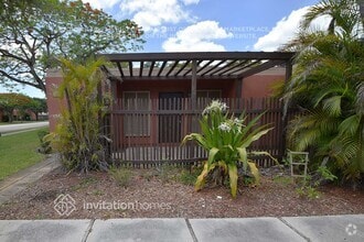 Building Photo - 1500 Hammock Ln