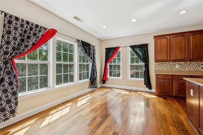 Building Photo - 410 After Glow Smt