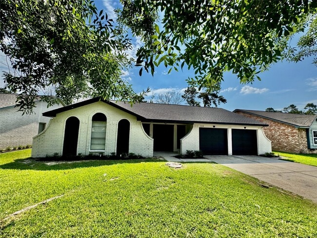 Building Photo - 15218 Falcon Ridge Dr