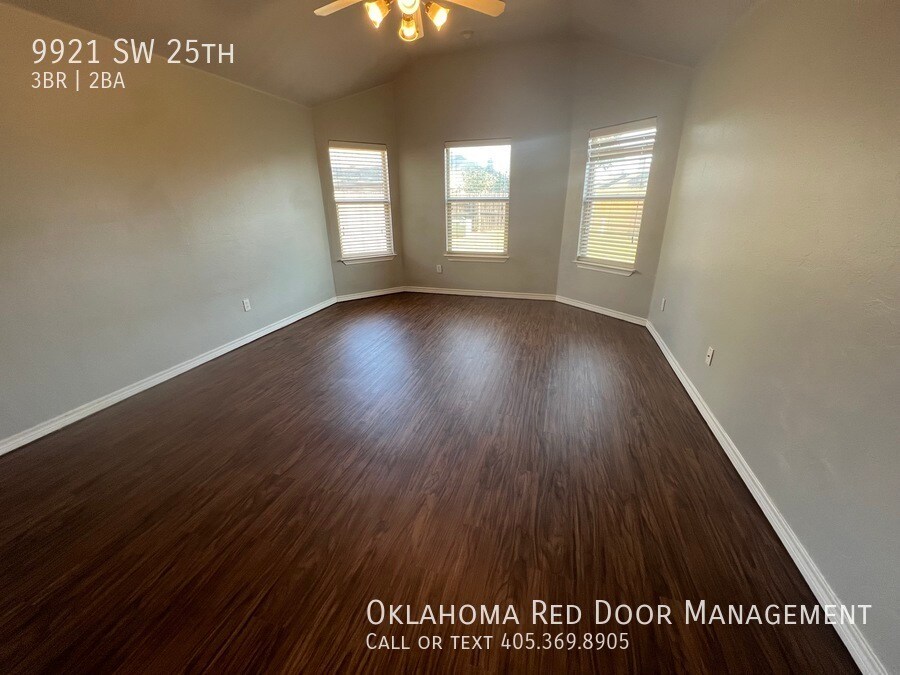 Building Photo - 9921 SW 25th-