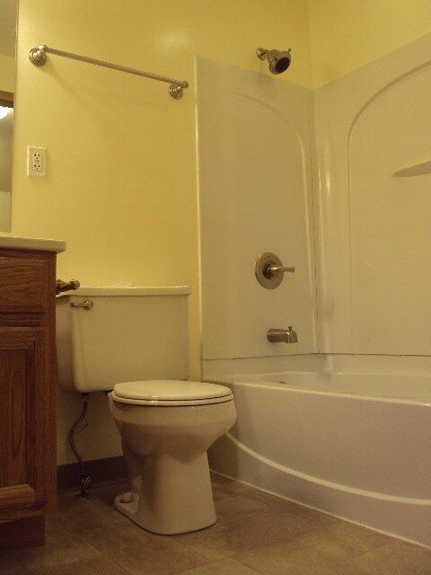 Building Photo - 296 S Main St